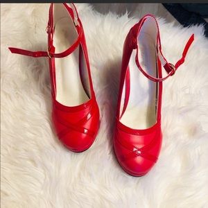 Red pumps with ankle straps❤️❤️ Red Valentines 👠